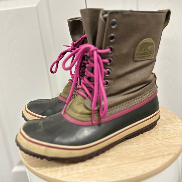 Ladies Sorel Winter Boots - Picture 8 of 8